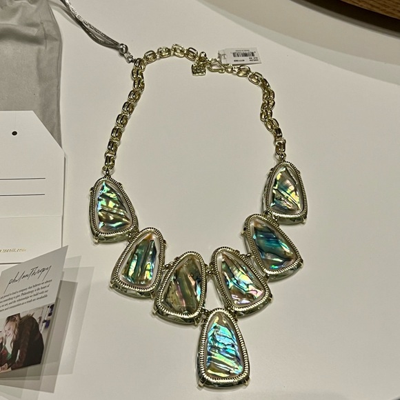 Kendra Scott Harlow Statement Necklace in gold suspended abalone stone shell - Picture 8 of 8